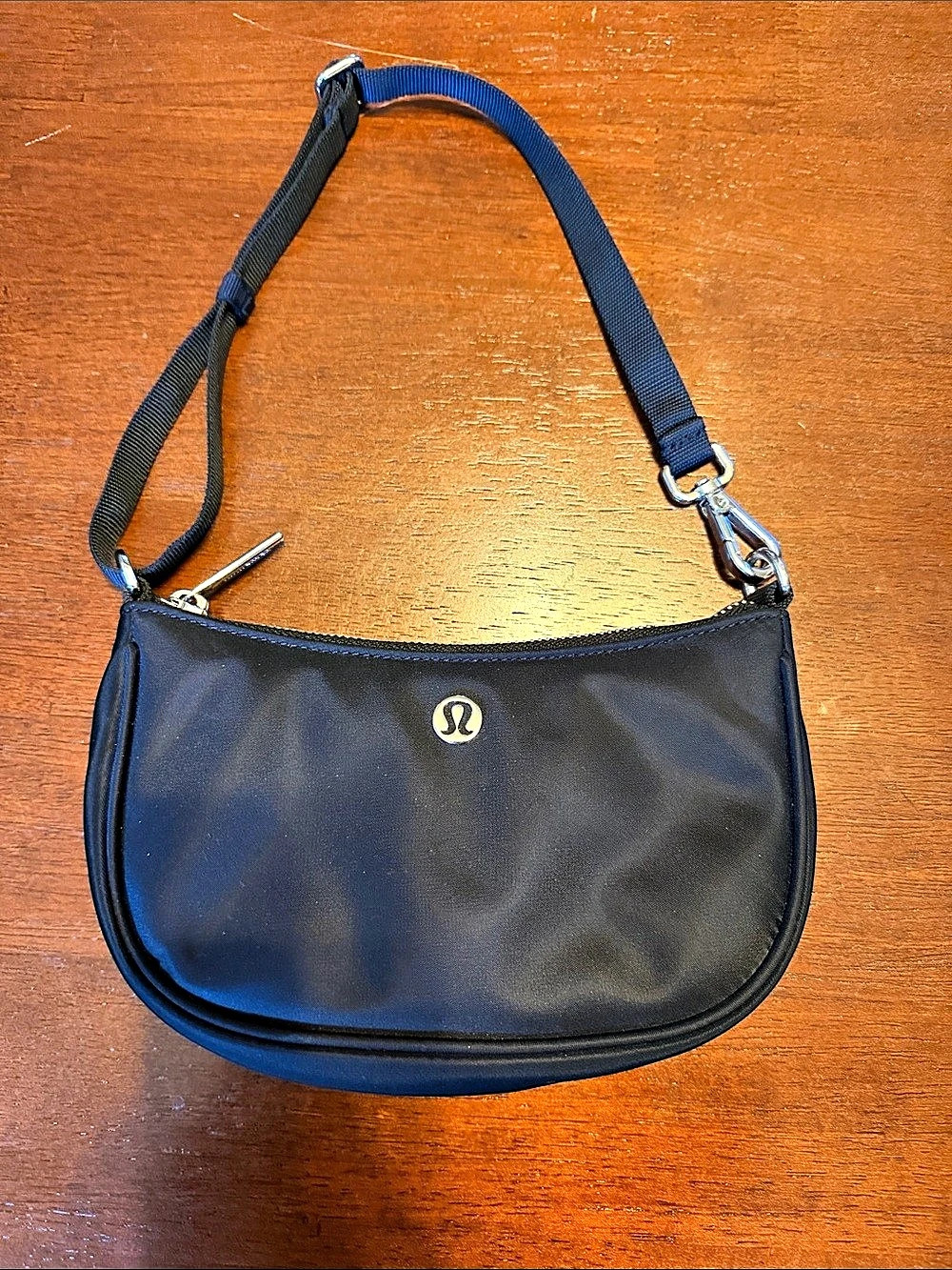 lululemon City Essentials Mini Shoulder Bag 1L in Black